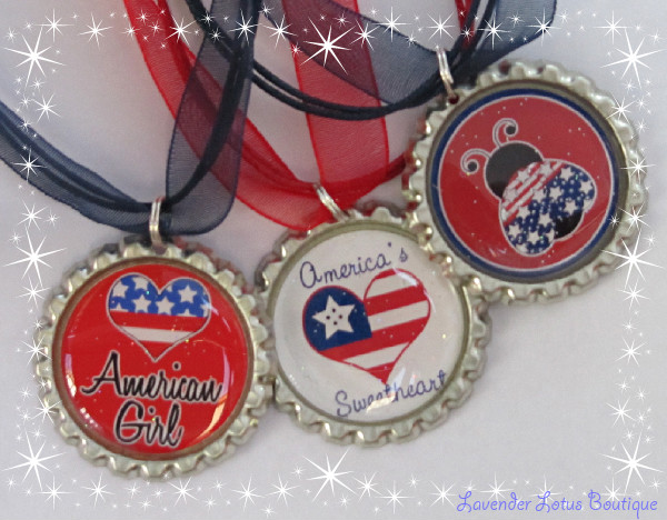 Red, White and Blue Forever!-Red, white, blue, necklace, bottlecap, 4th of July, holiday, patriotic, gift, glitter, bling, spirit of independence, holiday gift, bottlecap necklace